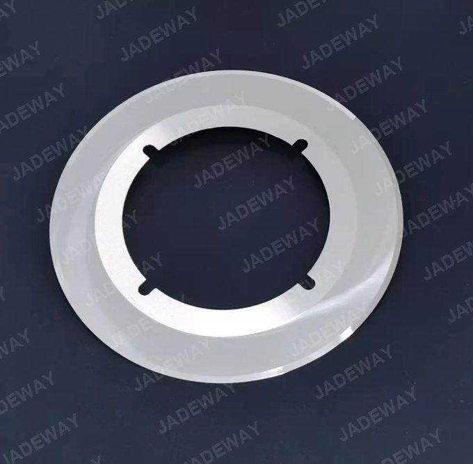 Bolt-hole ring blade